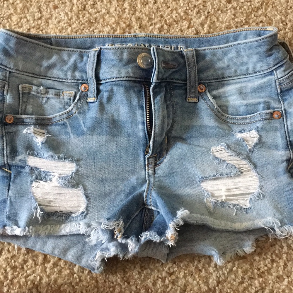 american eagle light wash jean shorts